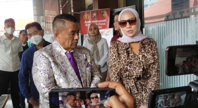Hotman Paris Tantang Ferry Irawan soal Ancaman Bakal Bongkar Aib Venna Melinda