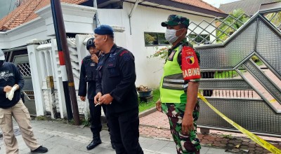 Larangan Melintas, Paket Bom Gegerkan Warga, Satu Keluarga Tewas