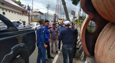 Duh... Halte Berbentuk Buah dan Sayur di Kota Batu Kumuh dan Bau