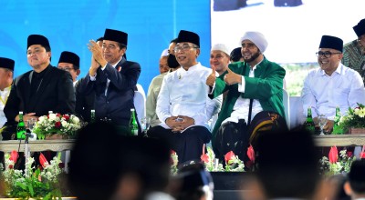 8 Tahun Tak Jumpa, Jokowi dan Habib Syech Saling Puji di Banyuwangi