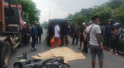 Hindari Truk Mogok, Pria Sidoarjo Tewas Tertabrak Truk Wingbox