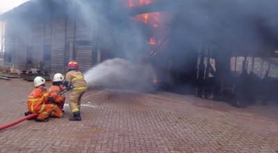 Gudang Kayu di Tambak Langon Surabaya Terbakar