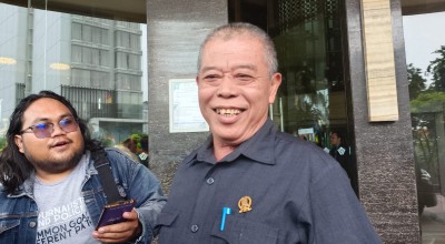 Ditanya Rumah Istrinya di Lamongan Digeladah KPK, Kusnadi Tersenyum