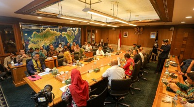 Jelang Pembangunan Taman Bahari Mojopahit, Ning Ita Audiensi Bersama Menparekraf