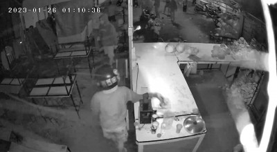 Mencekam! Gerombolan Remaja Serang Warung di Keputih Surabaya