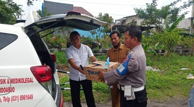 FOTO: Evakuasi Temuan Jasad Bayi di Sidoarjo