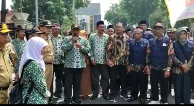 Ratusan Kades di Lamongan Ngeluruk Jakarta Tuntut Masa Jabatan 9 Tahun
