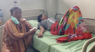 Handphone Meledak, Siswi SMKN Slahung Dibawa ke Rumah Sakit