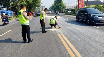 Pemotor di Pasuruan Tewas Ditabrak Truk Misterius, Kasihan Korban