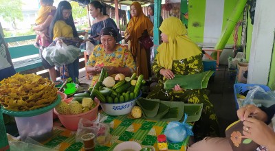 Rujak Mak Tas Lamongan, Kudapan Penggugah Selera Penuh Keajaiban dan Ikonik
