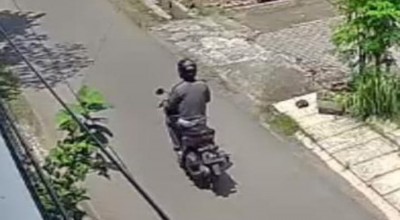 Dua Pria Berlagak Urus Administrasi Gasak Motor Sekdes di Mojokerto