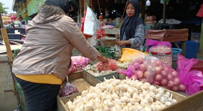 Harga Bawang Putih Merangkak Naik, Begini Penjelasan Pemkot Surabaya