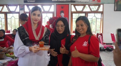 Peringati HUT PDI Perjuangan, Novita Ajak Kader Kenalkan Olahan Ikan