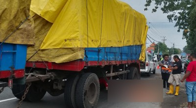 Hindari Genangan Air, Pria asal Jombang Tewas Tertabrak Truk di Sidoarjo