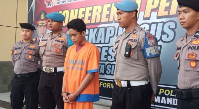 Sok Jagoan di Tempat Kerja Pacar, Lemas Setelah Ditangkap Polisi