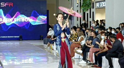 Tampil Nyentrik, Batik Shibori ala Rosita Veni Sihir Penikmat Fashion