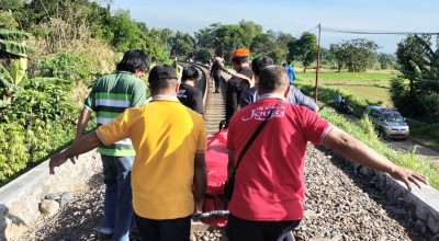 Siswi SMK di Pasuruan Tewas Tersambar Kereta Api, Tulis Nama Ayah dan Kakak