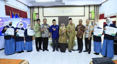 Puluhan Pelajar Tingkat SMA di Jombang Terima Beasiswa dari Baznas Jatim