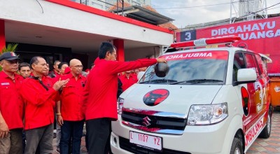 Jelang HUT Emas PDIP, Banteng Surabaya Tambah 1 Unit Ambulans Baru
