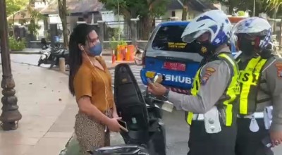 Banyak Lelaki Pengangguran, Rekap Pemain Baru, Waria Kemayu