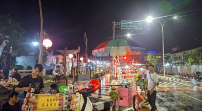 Menanti Matahari dengan Secangkir Kopi di Tepi Sawah Bojonegoro
