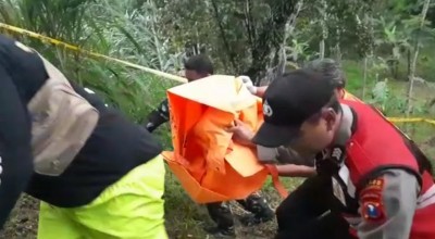 Mayat Bayi Terbungkus Handuk Merah Ditemukan di Kawasan Villa Mojokerto