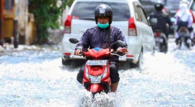Ingin Motormu Tetap Bandel saat Hujan? Cara ini Bisa Jadi Referensi