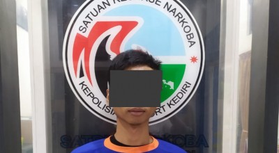 Buruh Serabutan Tak Berkutik Disergap Polisi di Rumahnya