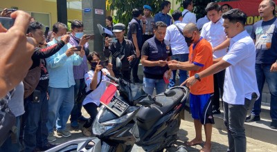 Duet Maling Necis asal Sidoarjo Hanya Butuh 5 Detik Gasak Motor di Kediri