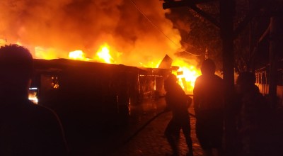 Pasar Karangketug Pasuruan Terbakar saat Hujan, 70 Kios Ludes