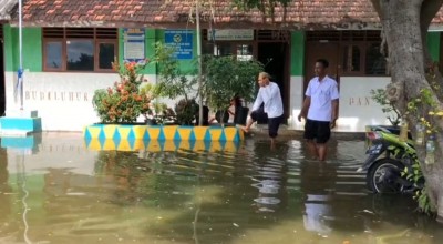 51 Sekolah Terendam Banjir Luapan Sungai Bengawan Jero Lamongan