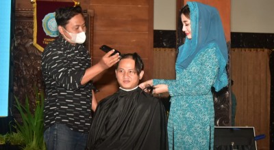 Mas Ipin Cukur Botak, Wujud Solidaritas Terhadap Penyintas Kanker