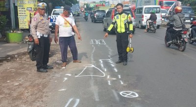 Motor Oleng saat Mendahului, Warga Surabaya Tewas Tertabrak Truk di Sidoarjo