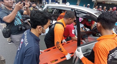 Pengendara Mobil Avanza di Surabaya Kejang-kejang lalu Meninggal Dunia