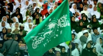 Puluhan Ribu Warga Nahdliyin Gresik Turut Meriahkan Perayaan 1 Abad NU