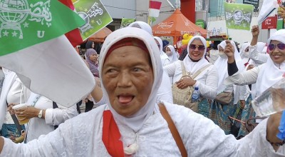 Tingkah Centil Mak Nanik Bikin Gemes Warga Nahdliyin di 1 Abad NU