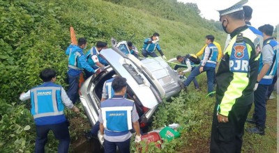 Innova Tabrak Truk, Website Diretas Judi Slot, Tanah Gerak di Trenggalek