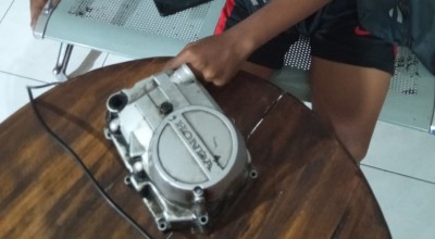 Pas Azan Maghrib Remaja ini Raba-raba Mesin Motor, Endingnya Bikin Ngilu