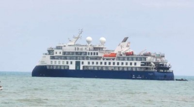 Kapal Pesiar Gagal Sandar di Sumenep, Cuaca Kurang Bersahabat