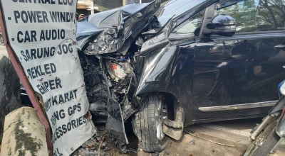 Mobil Ketua KPU Pamekasan Kecelakaan di Sidoarjo