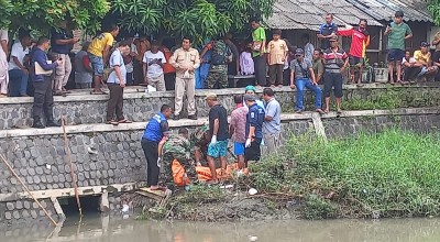 Mayat Pria Mengapung Kejutkan Warga, Diduga Pelaku Pencurian di Sidoarjo