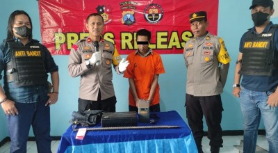 Pria ini Tukar Rokok dan Adaptor dengan Penjara 7 Tahun, Lho...