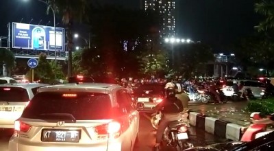 Jalan Raya Darmo hingga A Yani Surabaya Sempat Macet Total, Melelahkan!
