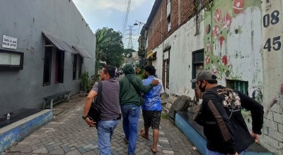 Gangster Bersajam di Surabaya Diamankan, Sering Konsumsi Sabu dan Lukai Warga