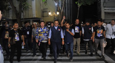 Anies Baswedan Nostalgia Mlaku-mlaku nang Tunjungan Sapa Warga Surabaya