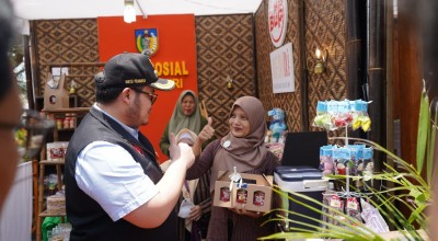 Buka Pameran UMKM Jadoel, Mas Dhito Ingin UMKM Terus Berprogres