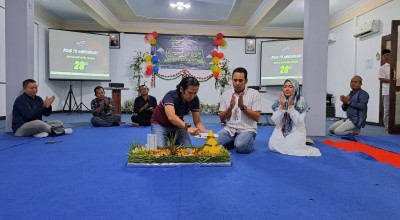 Anniversary ke-28, Grand Whiz Hotel Trawas Bagikan Sembako hingga Gelar Pelatihan