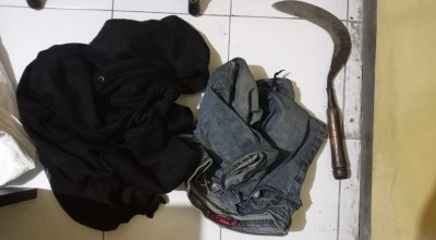 Aksi Bocah-bocah Bawa Celurit di Kediri Bobol Toko Kelontong, Rusak CCTV Masuk Lewat Atap