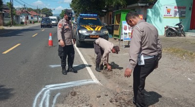 Wanita di Kediri Meninggal Usai Tertabrak Mobil Jenazah