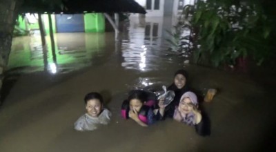 Diguyur Hujan Deras, 2 Kecamatan di Jombang Terendam Banjir hingga 2 Meter